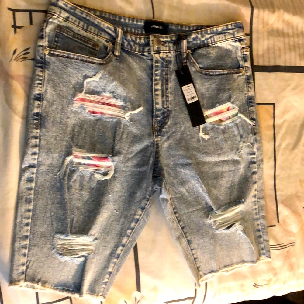 Nova men ripped and restructured Denim short size 36